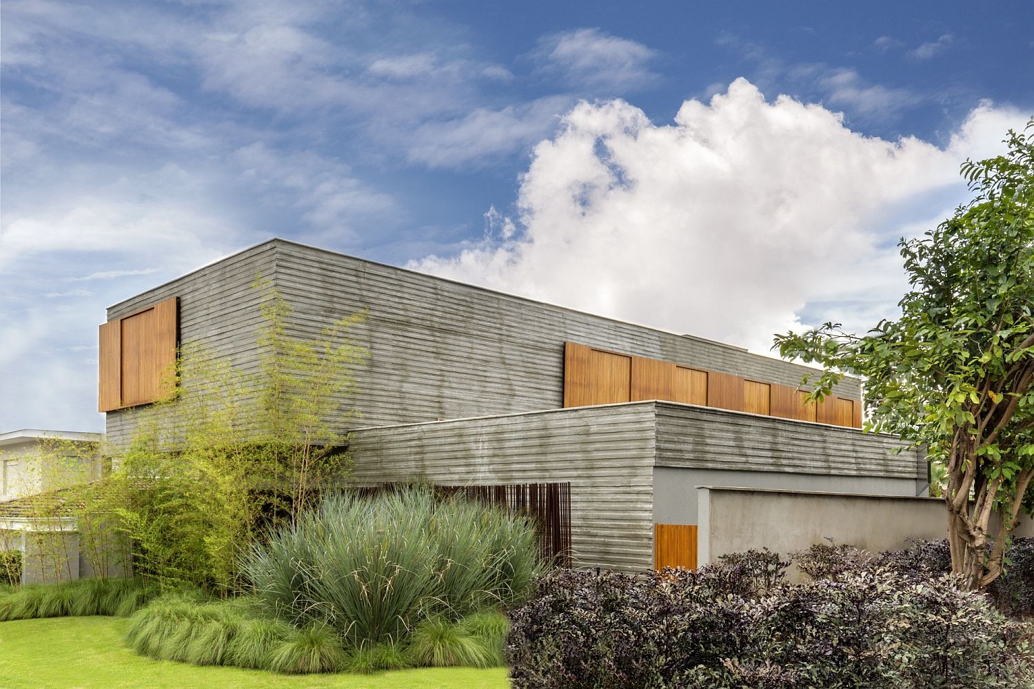 Steel rebar and concrete exterior of the House in Brazil