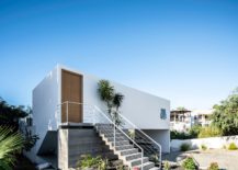 Contemporary-home-in-Mexico-that-maximizes-the-landscape-around-it-217x155