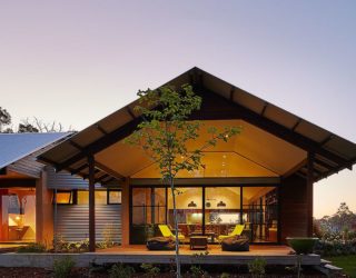 Farm House: Clean Energy and Classic Design Bring Alive this Lovely Aussie Home