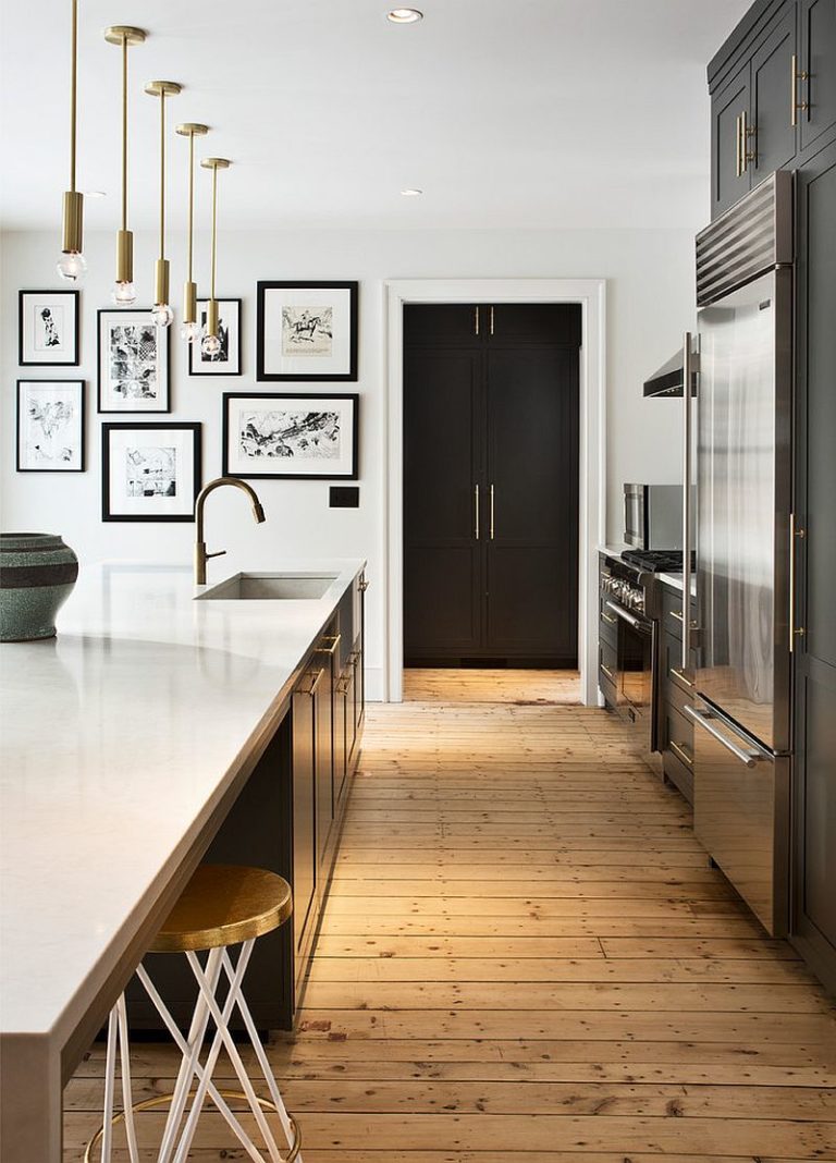 EyeCatching Trends 25 Kitchens with Gallery Walls that Charm