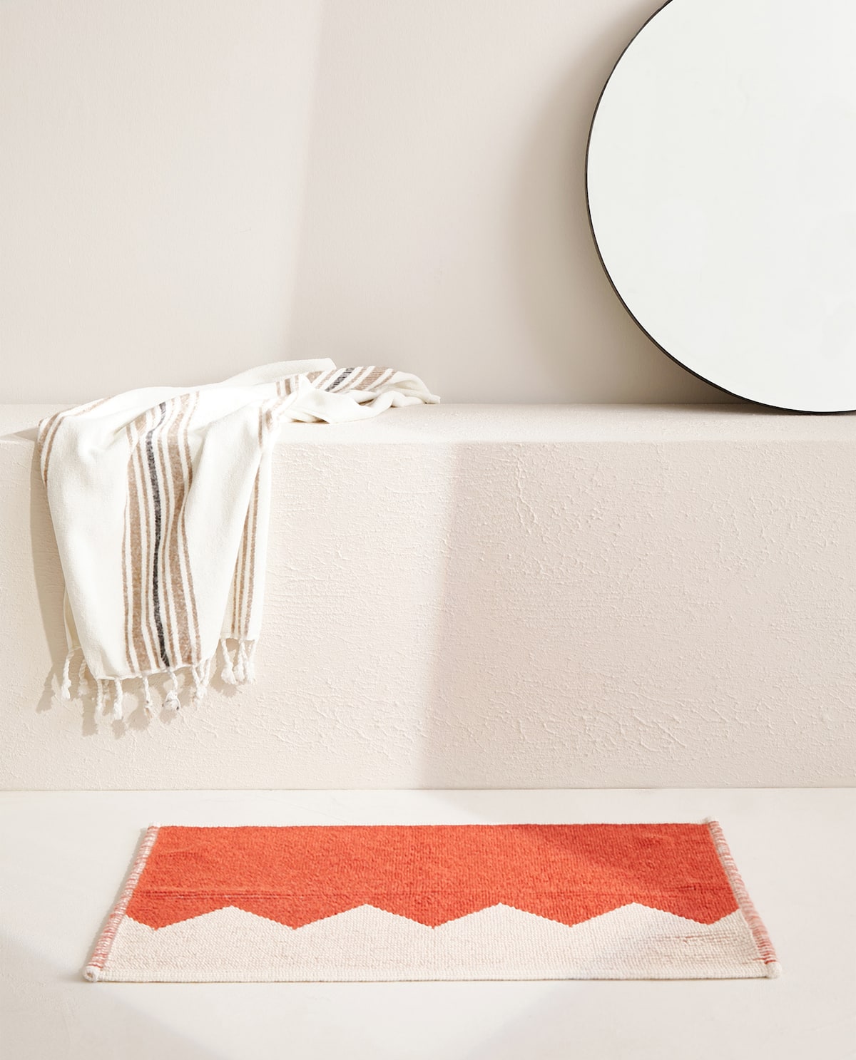 Geometric bath mat