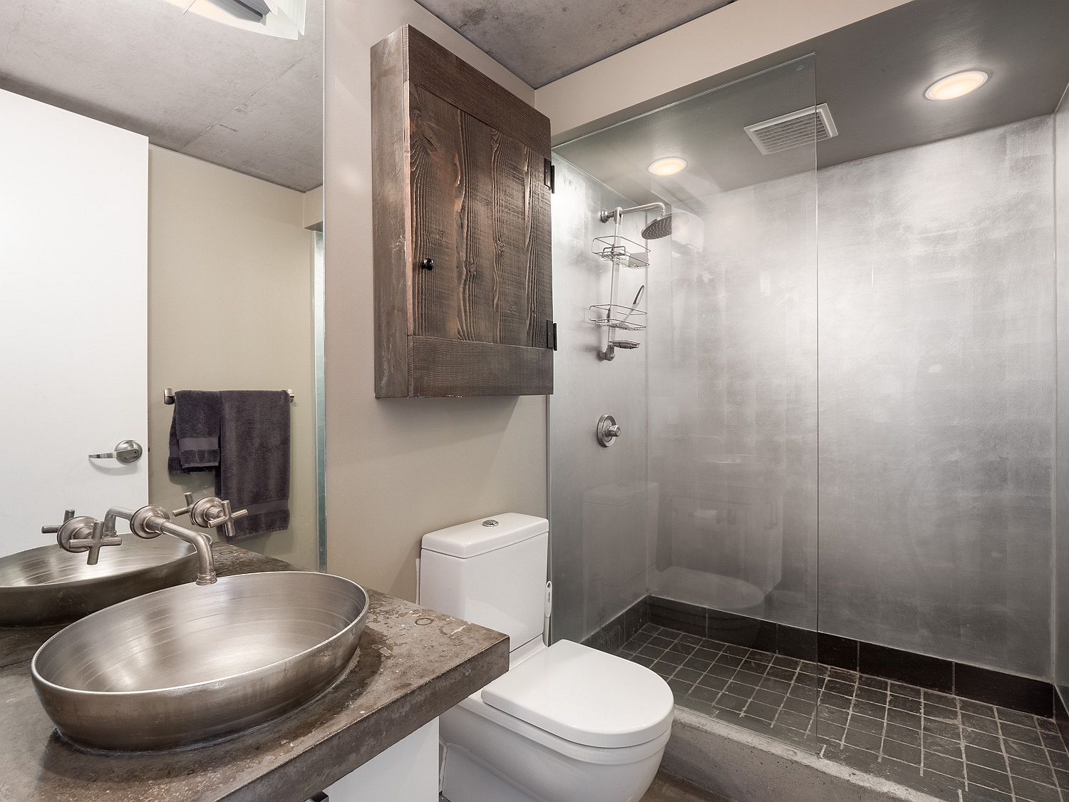 Gray and white modern bathroom for the Vancouver apartment