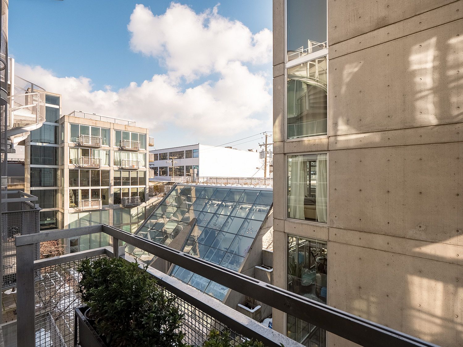 Juliet-balcony of the apartment offers freshness and a smart vantage point