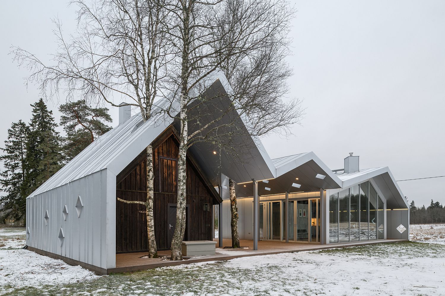 Light and fun overall design of the sauna makes it a visual delight