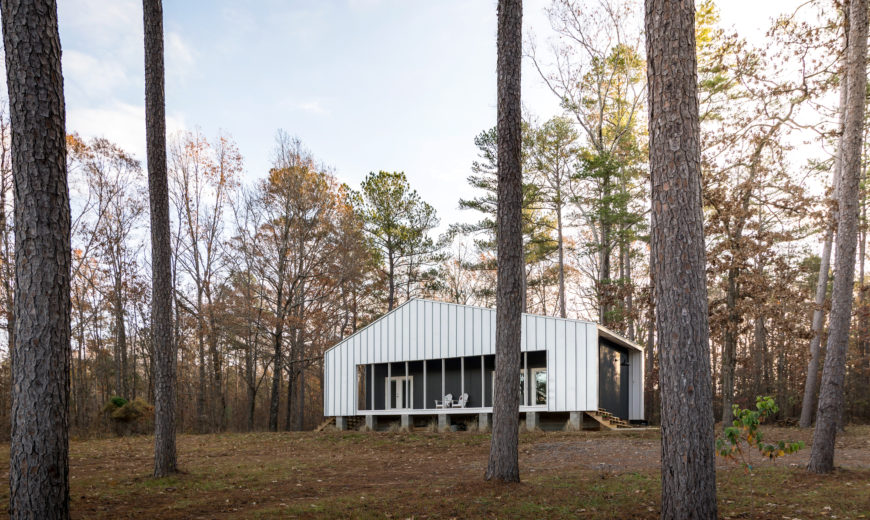 Idyllic Escape: Tiny Weekend House in the Woods with Loft Bedroom