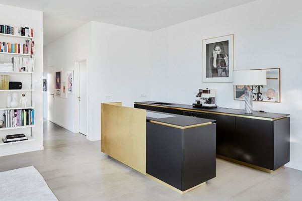 Eye-Catching Trends: 25 Gorgeous Kitchens with Gallery Walls that Charm ...