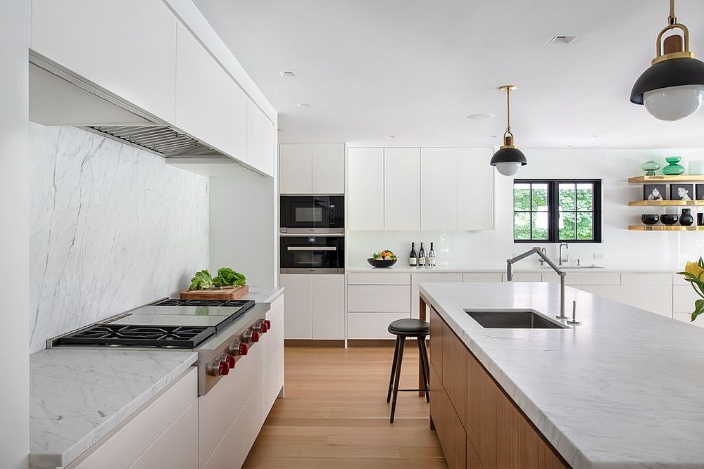 Modern-farmhouse-style-kitchen-in-white-and-wood-brings-the-best-of-both-worlds