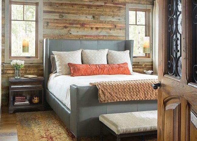 30 Rustic Chic Bedrooms With Affordable Cozy Modernity Ideas Photos   Recycled Wooden Planks Bring Smart Warmth And Rustic Charm To The Modern Bedroom 650x467 