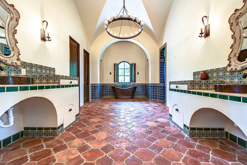 Rustic and Spanish touches combined seamlessly in the audacious bathroom