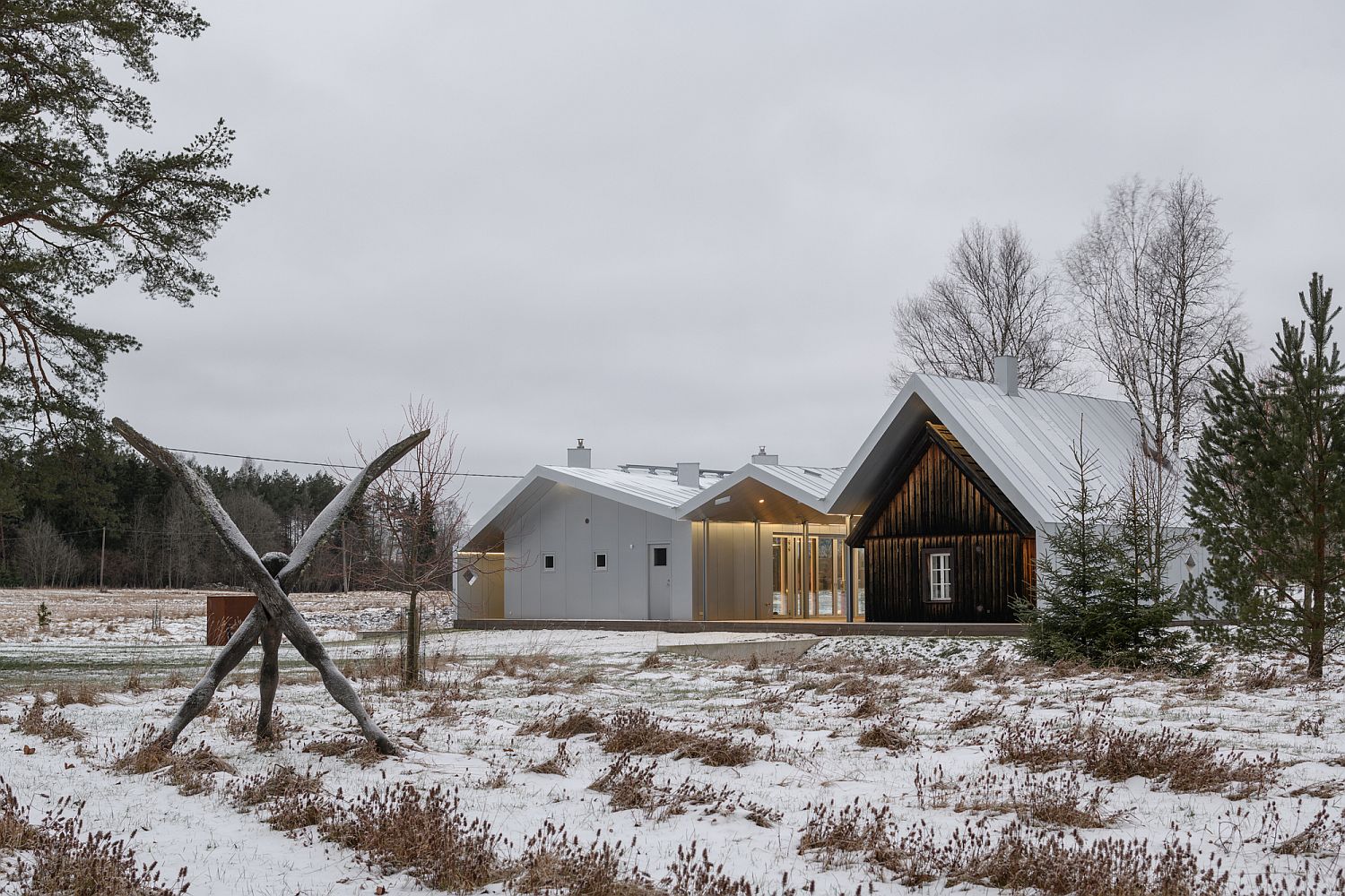 Stylish sauna complex combines Sacndinavian sleekness with classic charm