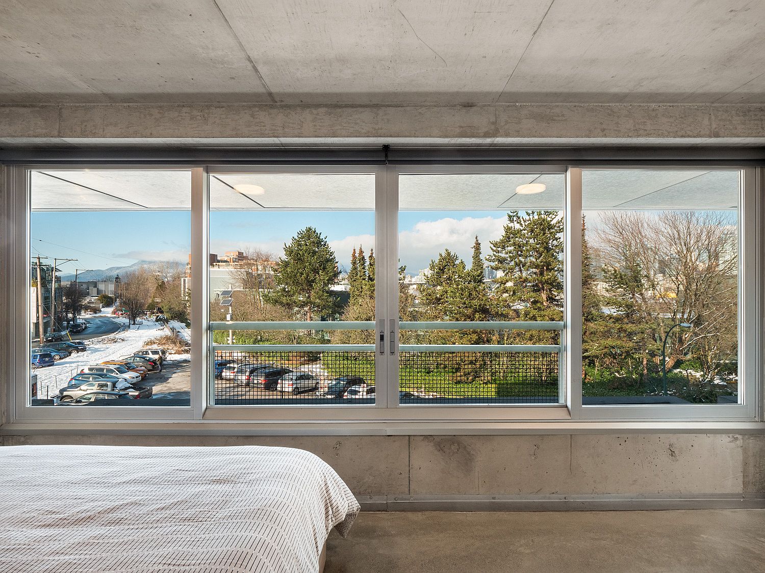 View of the city and the mountains from the bedroom