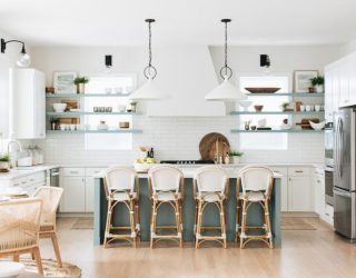 25 Cheerful and Breezy Beach Style Kitchens for the Efficient Modern Home