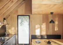Woodsy-cabin-interior-is-both-modern-and-timeless-217x155