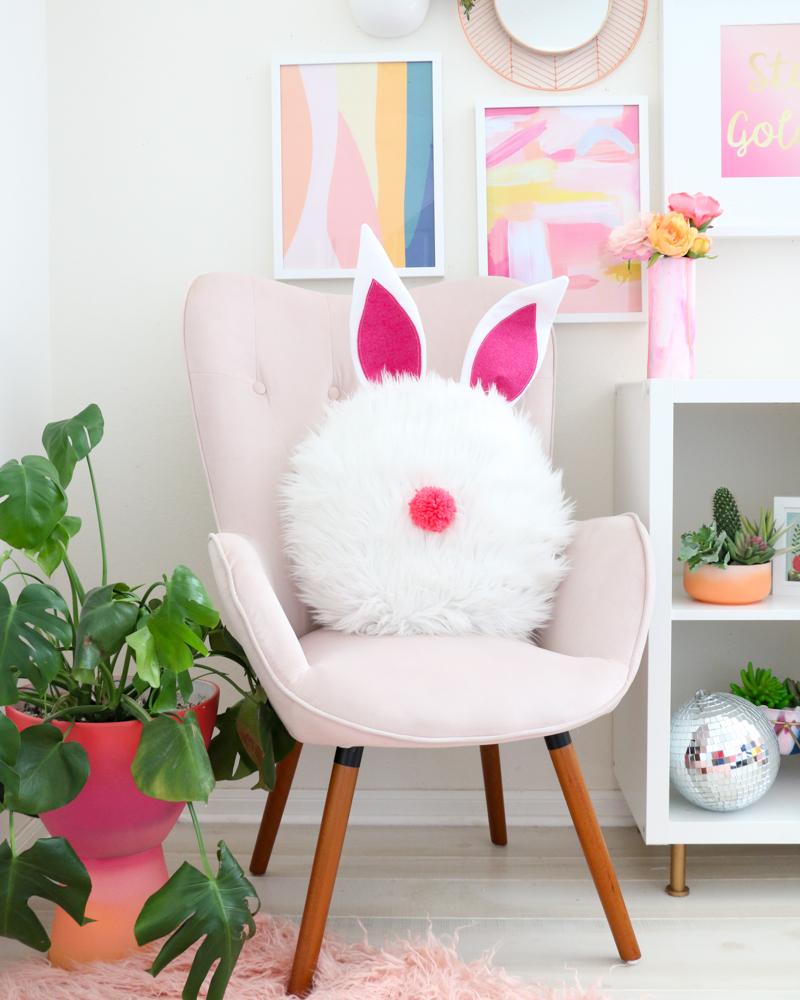 DIY-Easter-bunny-pillow