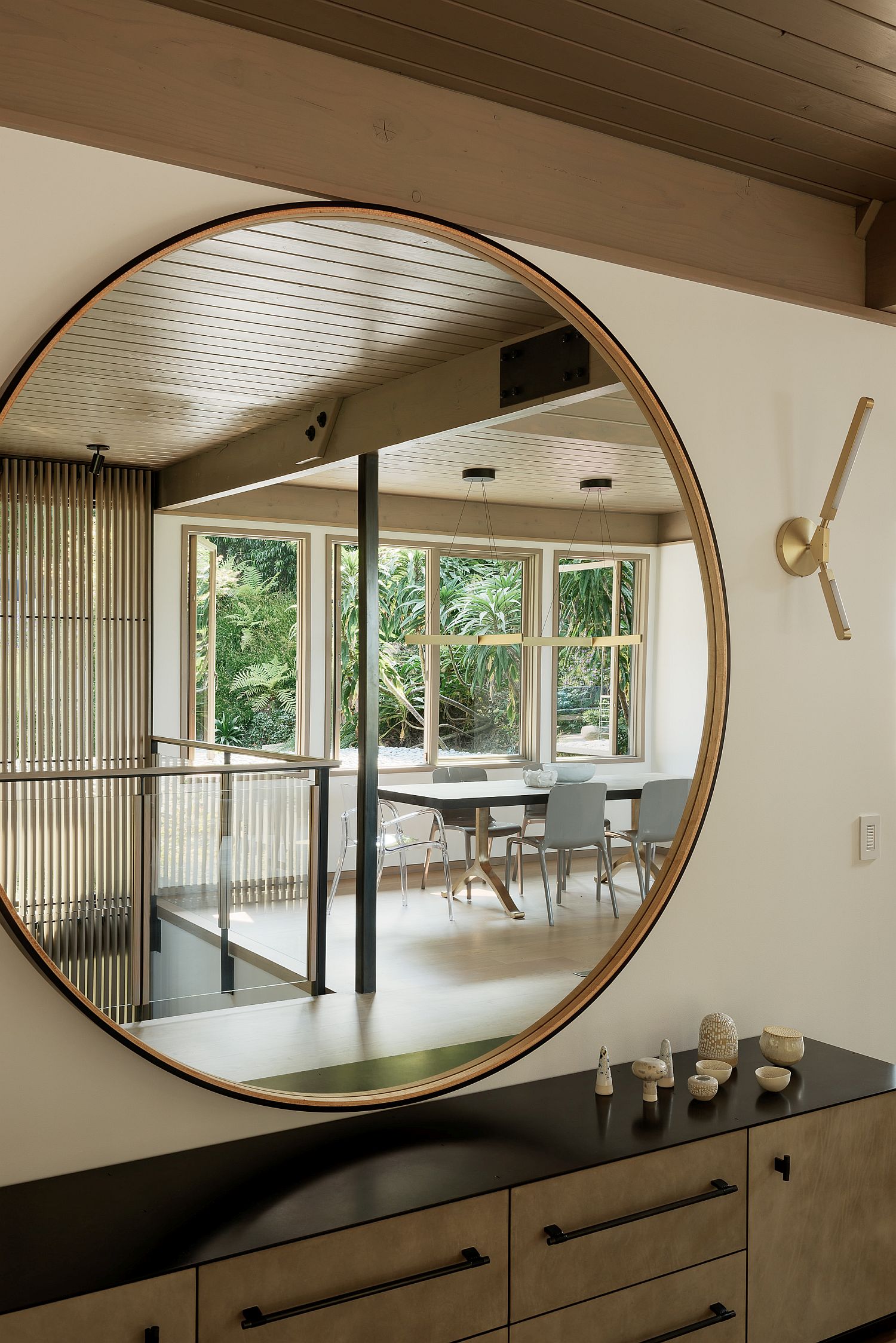 Giant mirror inside the bathroom steals the spotlight