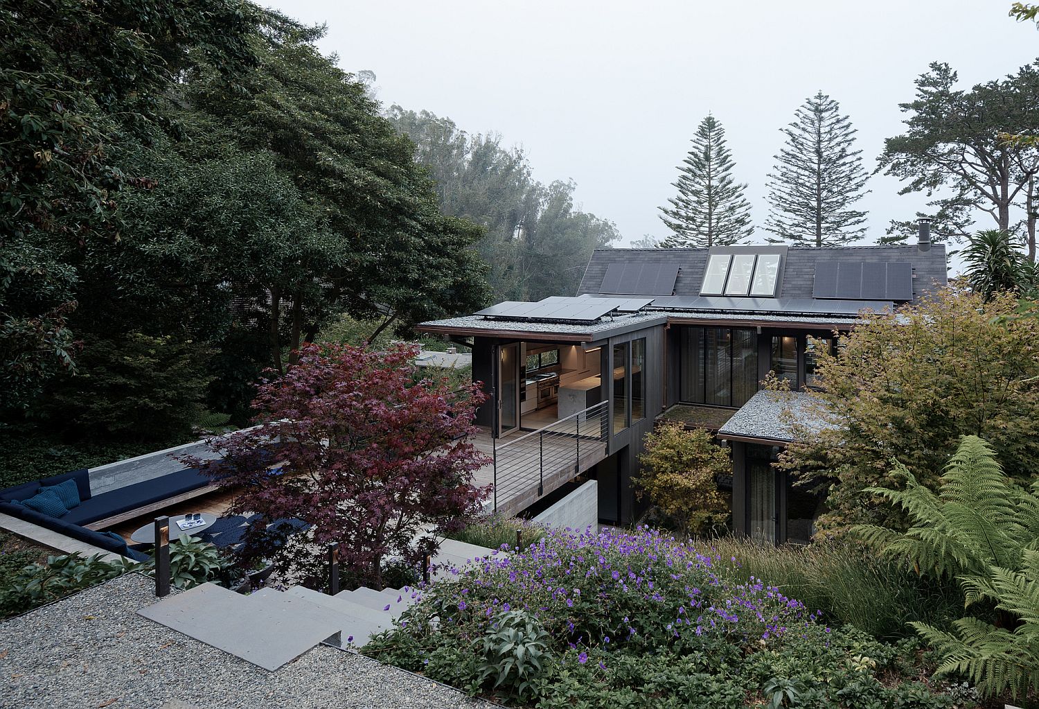 Gorgeous-Twin-Peaks-Residence-in-San-Francisco-with-ample-greenery-all-around