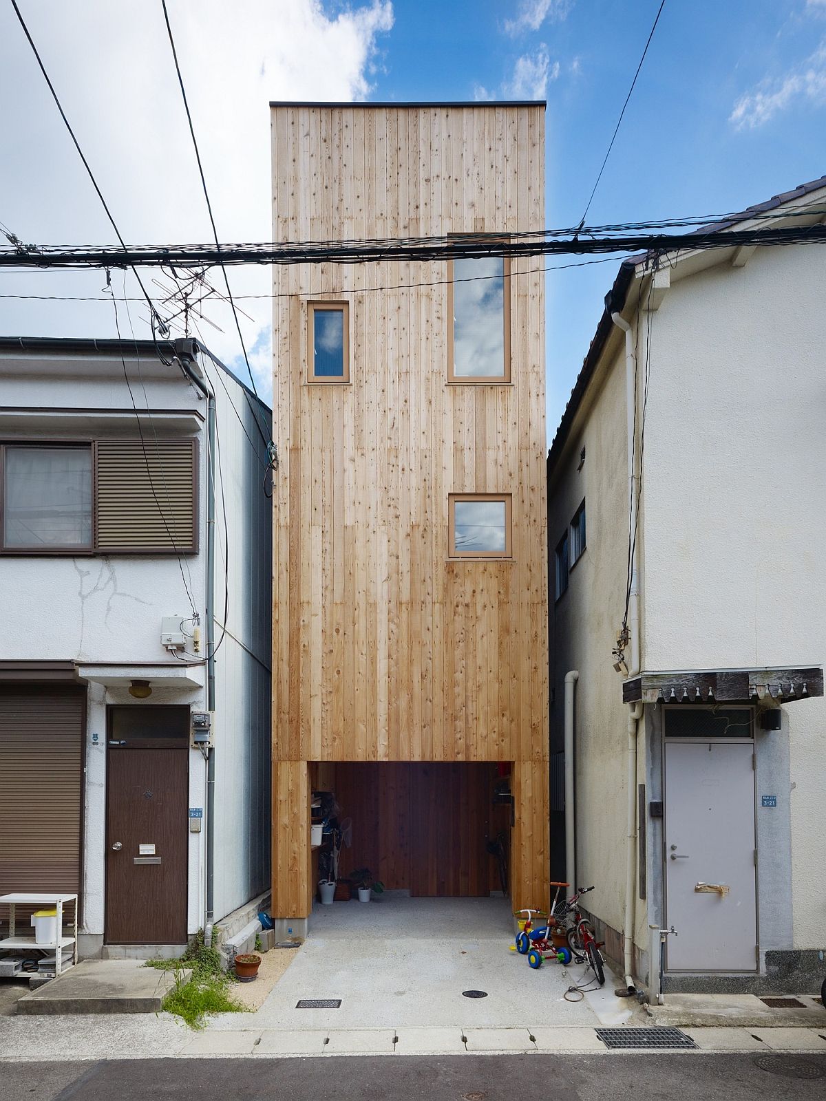 House In Nada Ultra Tiny Japanese Home With Multi Level Living Decoist   Narrow Multi Level Home In Japan With An Exterior Draped In Wood 