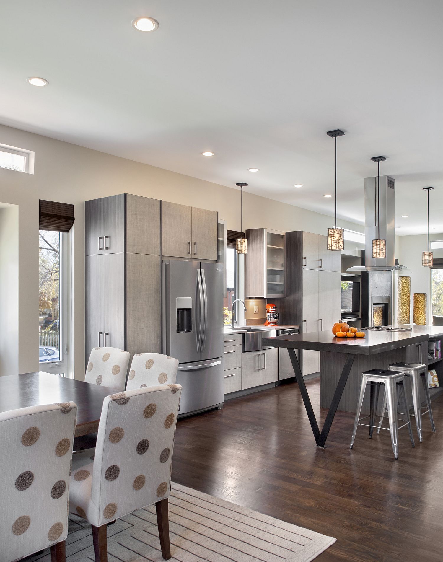 Open-plan-living-area-kitchen-and-dining-in-white