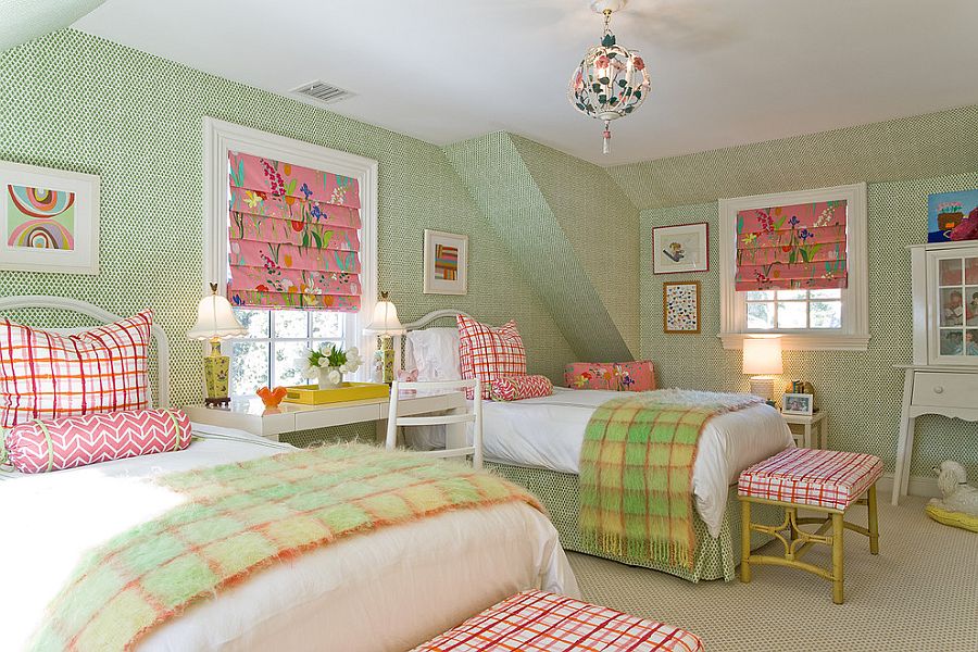 Striking-green-wallpaper-for-the-trendy-teen-bedroom-in-pink-and-green