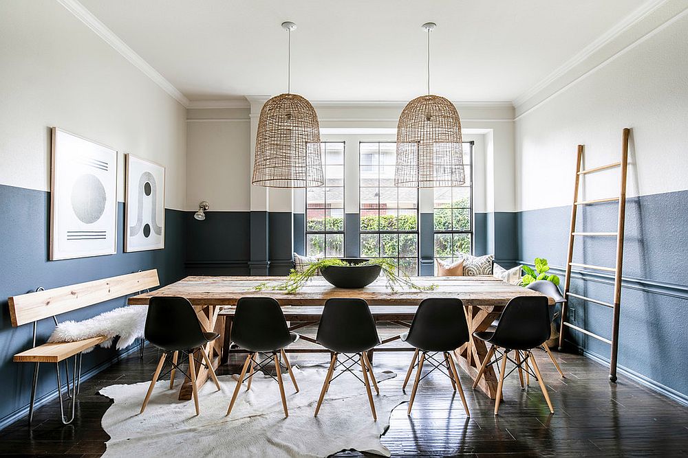 Stunningly-beautiful-modern-beach-style-dining-room-in-dark-blue-and-white