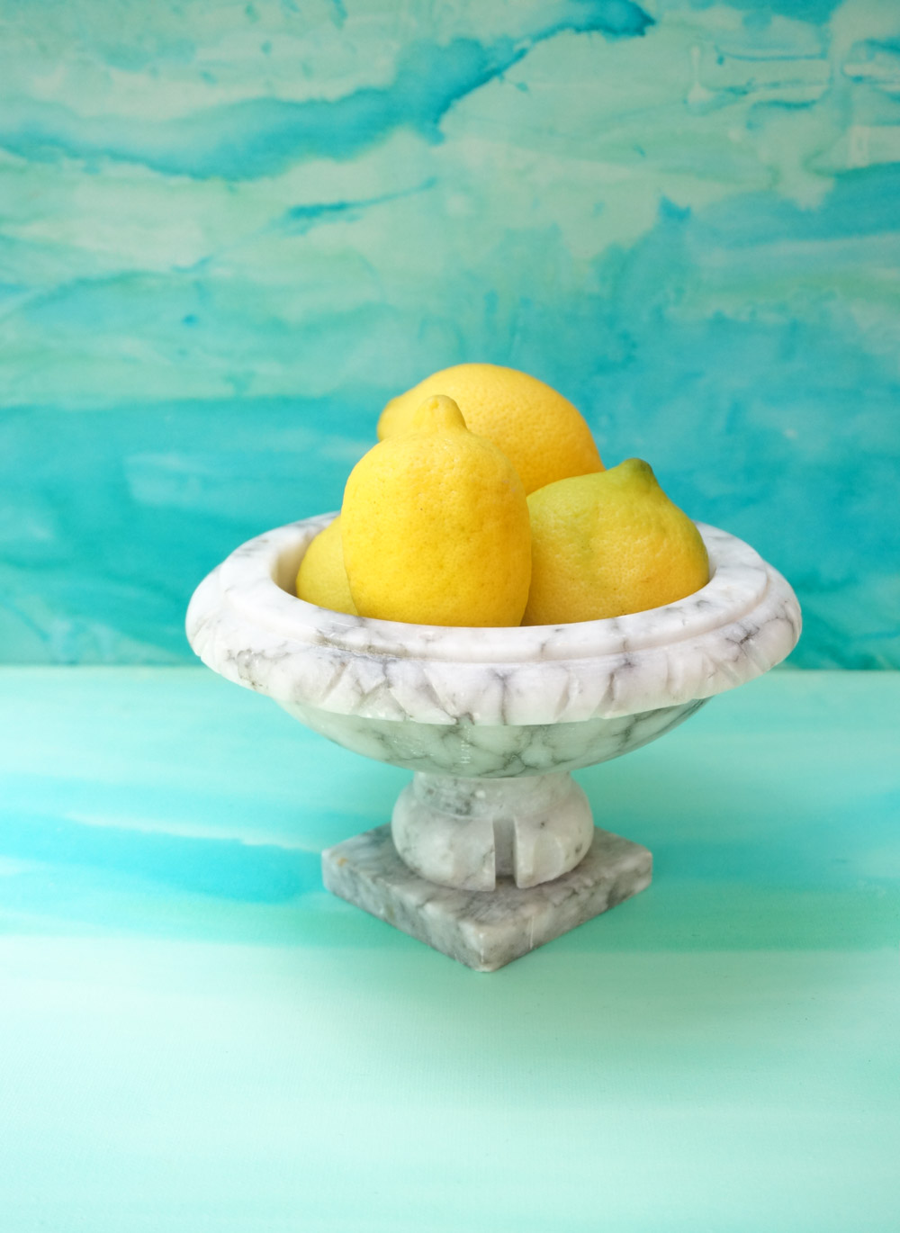 Nothing says summer like an urn of lemons