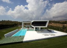 Sailing-plays-a-big-role-in-the-overall-design-of-this-gorgeous-modern-house-217x155