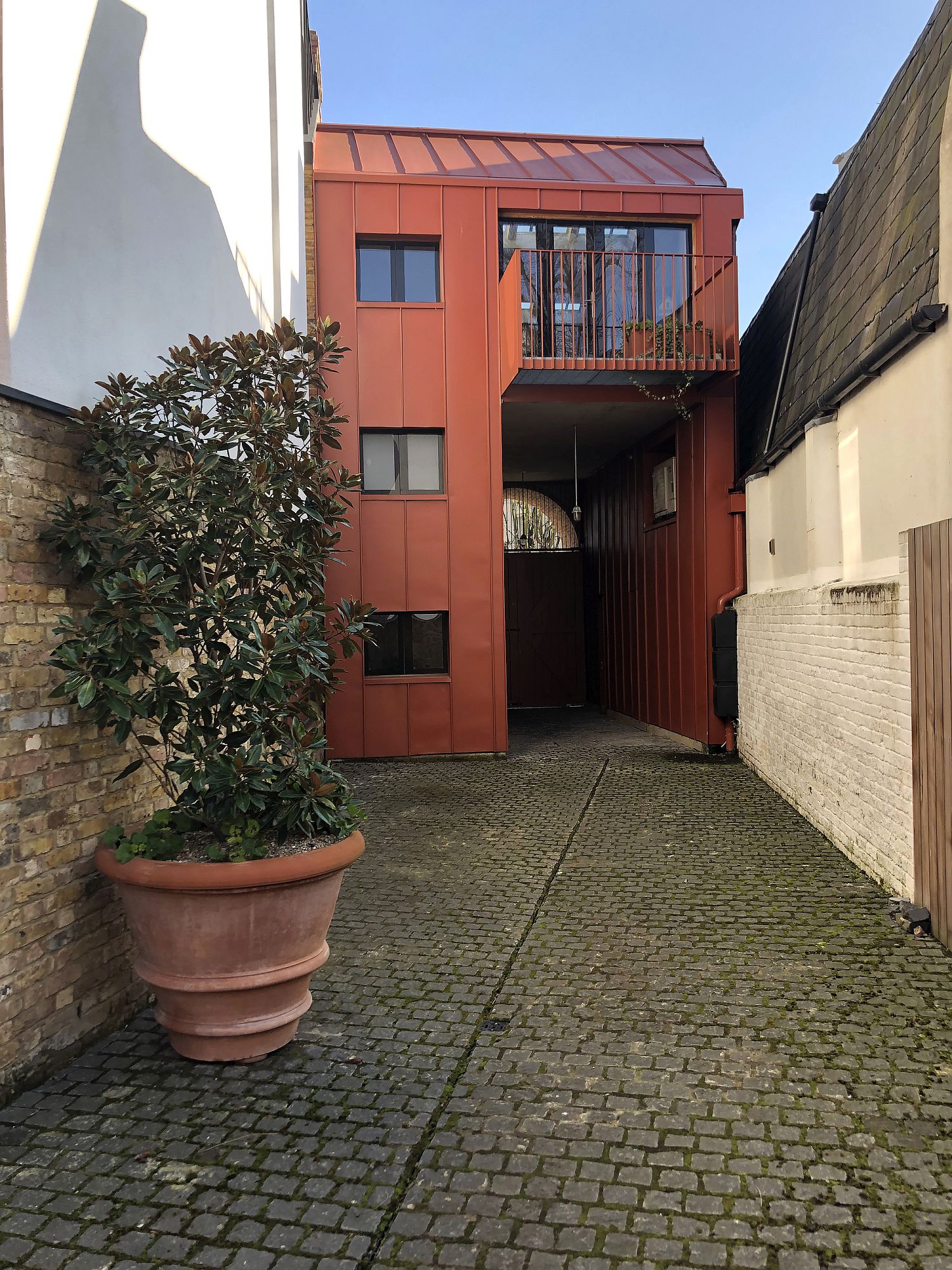 Using bright orange and metal in a trendy fashion in the UK home