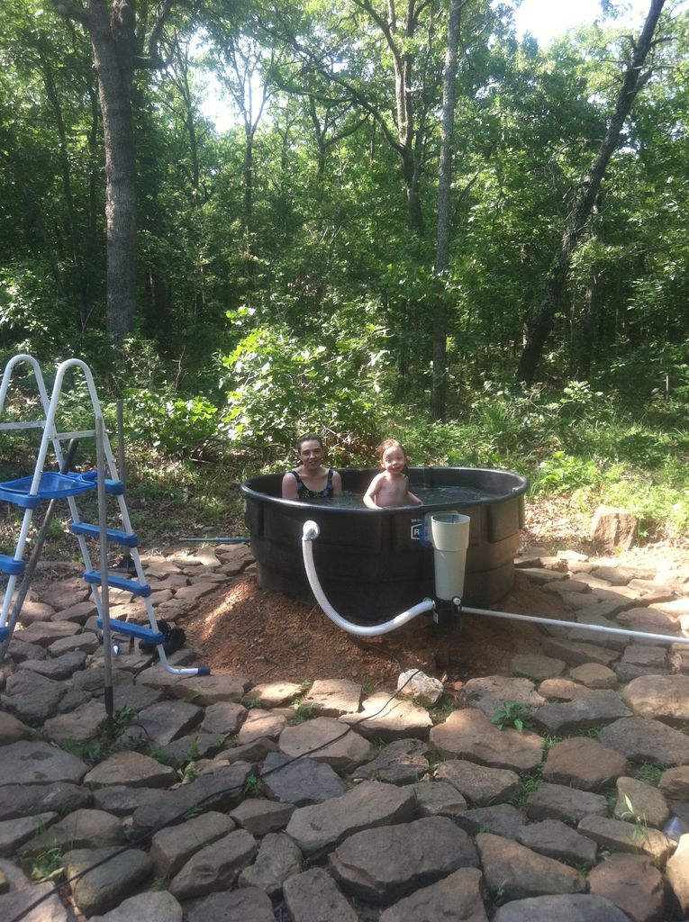 Cool-and-cost-effective-homemade-bathtub-idea