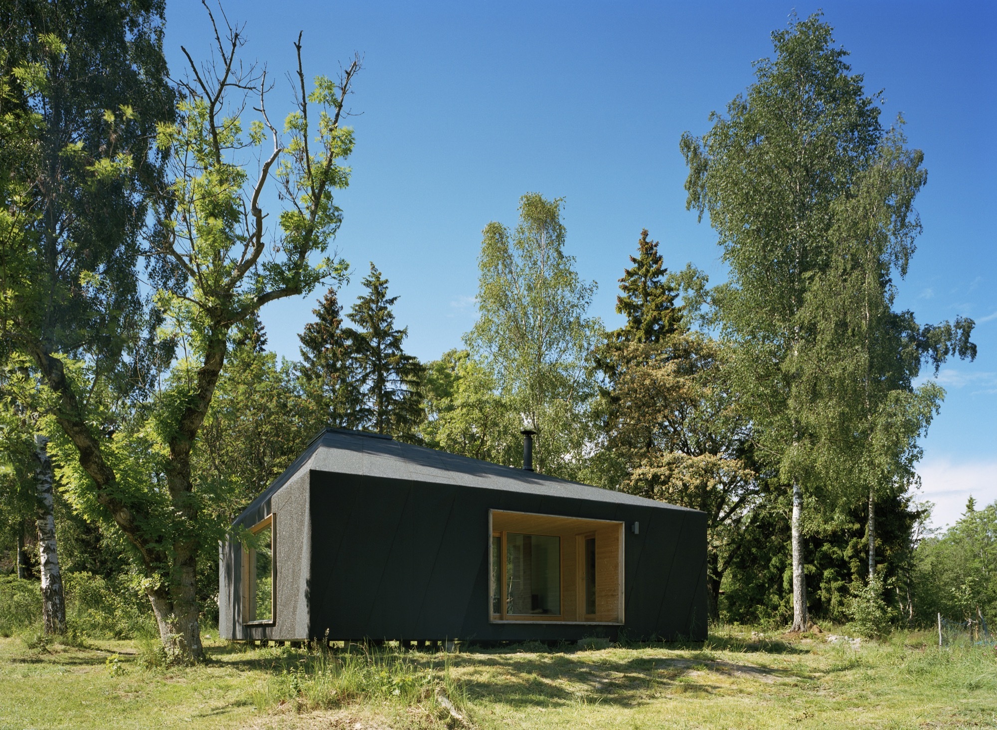 Elevates design of the cabin makes it eco-friendly with ease