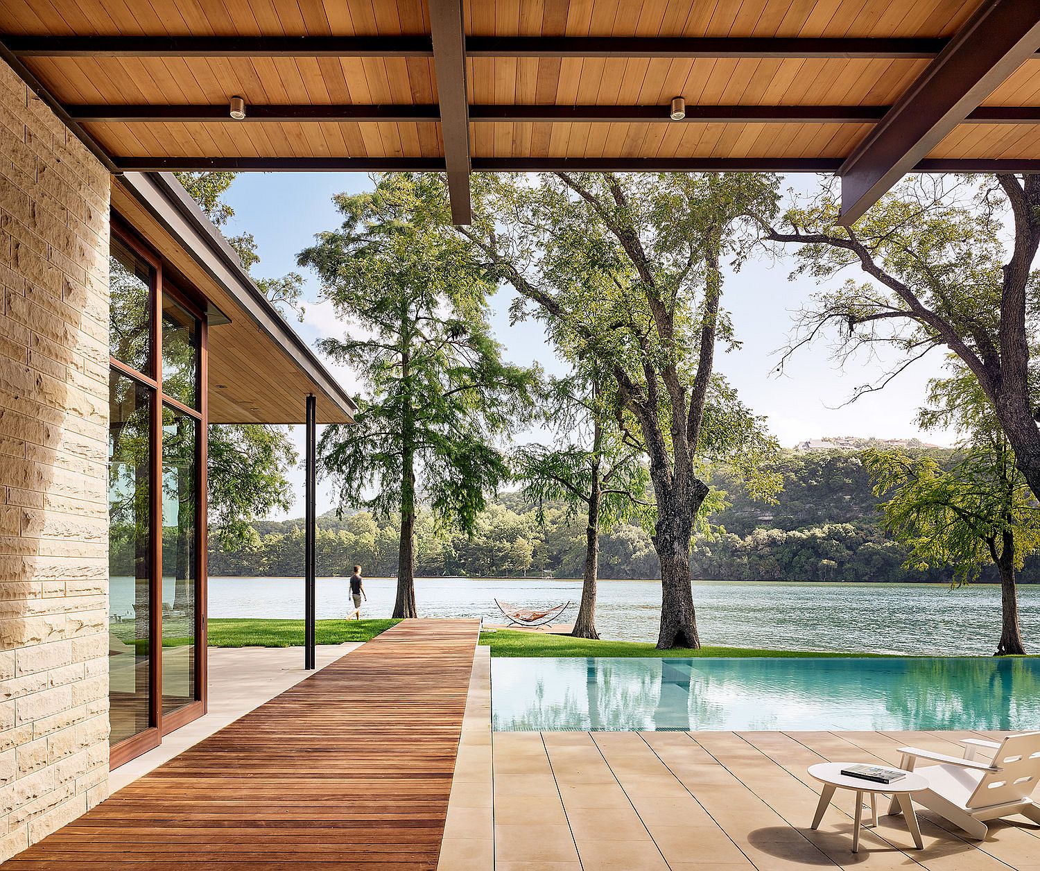 Fabulous-views-of-the-lake-from-the-house-and-its-sweeping-deck