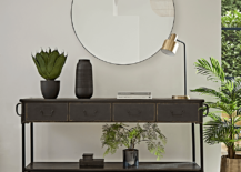 Tips For Decorating A Console Table In An Entryway