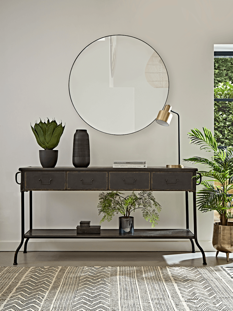 Tips for Decorating a Console Table in an Entryway - Decorizer