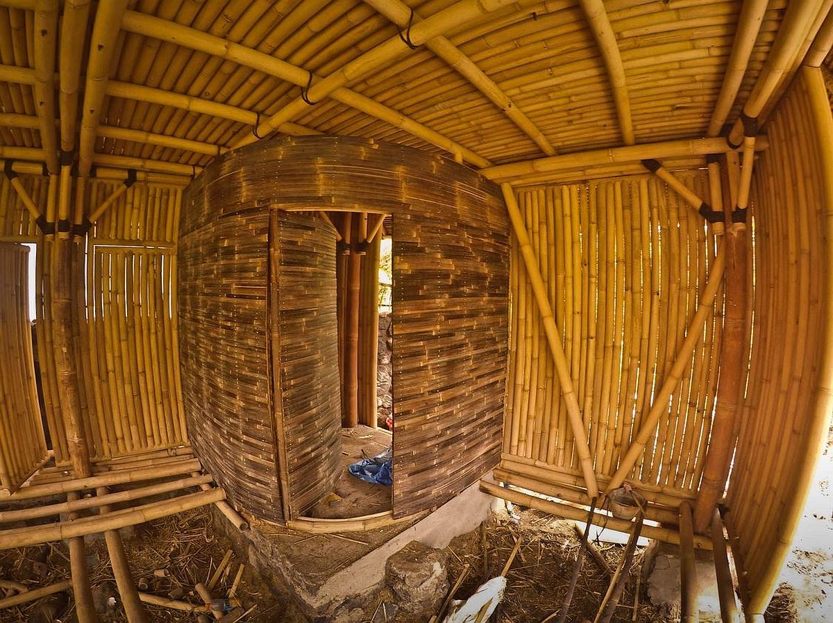 Look inside the construction process of the bamboo house