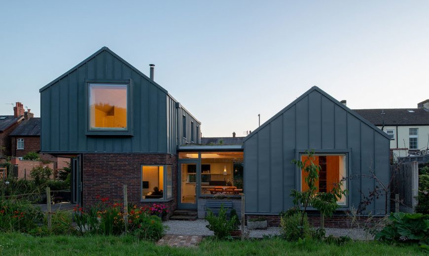 Low Carbon Footprint Countryside House Built at Just 3 Percent of Initial Budget