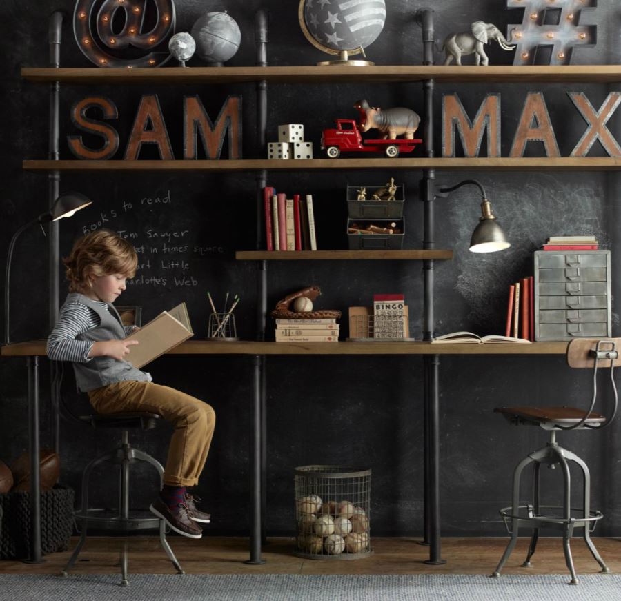 Perfect-way-to-decorate-the-wood-and-metal-bookshelf