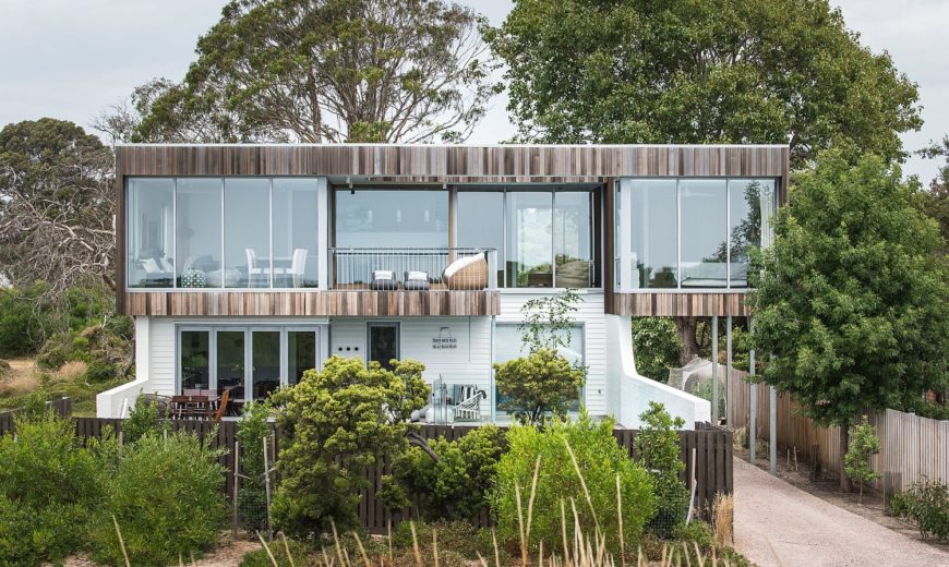 Curved Mirrors and Timber Magic Unleashed at Spectacular Shearwater House