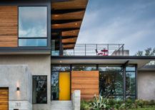 Wooden-slats-and-steel-beams-shape-a-gorgeous-home-on-the-outside-217x155