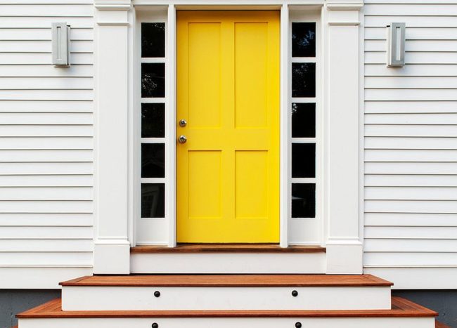 Right First Impressions: 30 Trendy Front Doors to Enliven the Entry ...