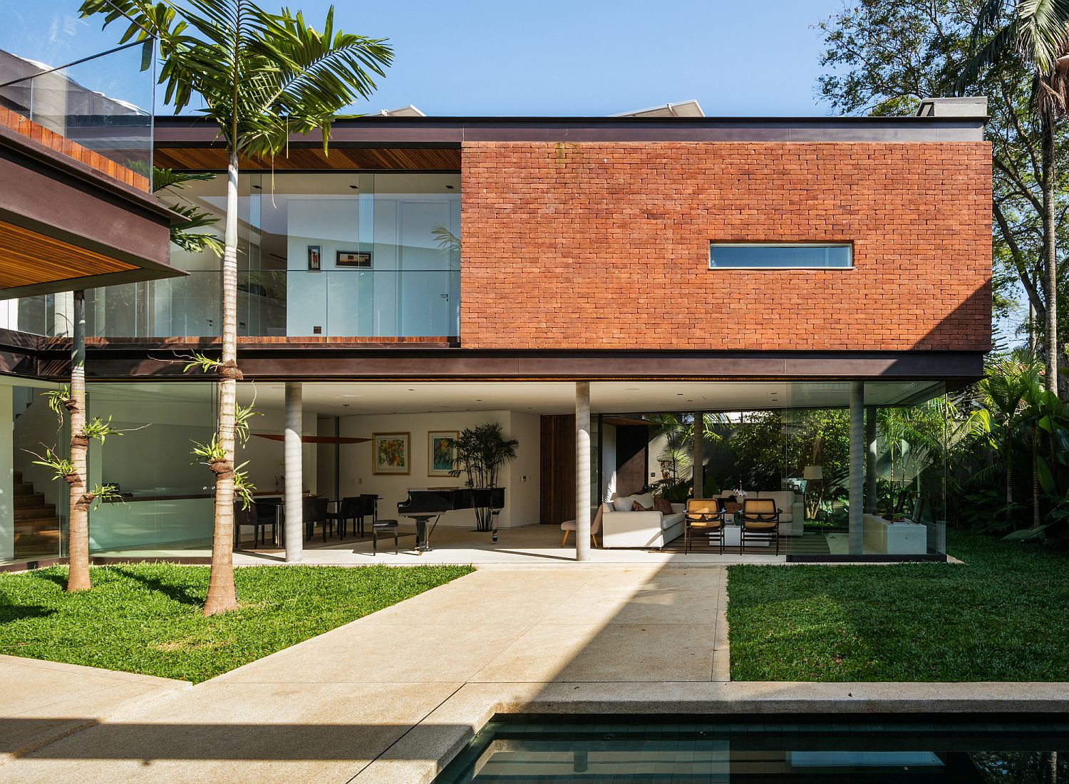 Contemporary Sustainable Residence near Ibirapuera Park in São Paulo