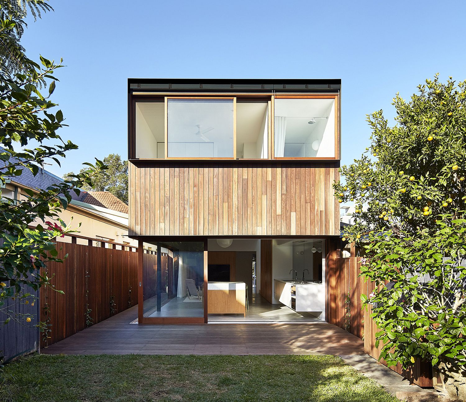 Contemporary rear extension to brick house in Sydney