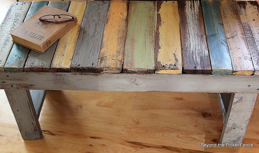 Dashing and rustic DIY Pallet Bench Tutorial