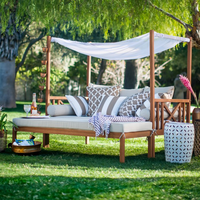 Daybed and ottoman with canopy style