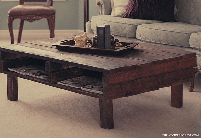 Fab-DIY-rustic-coffee-pallet-table-is-a-showstopper-in-every-sense-of-the-way