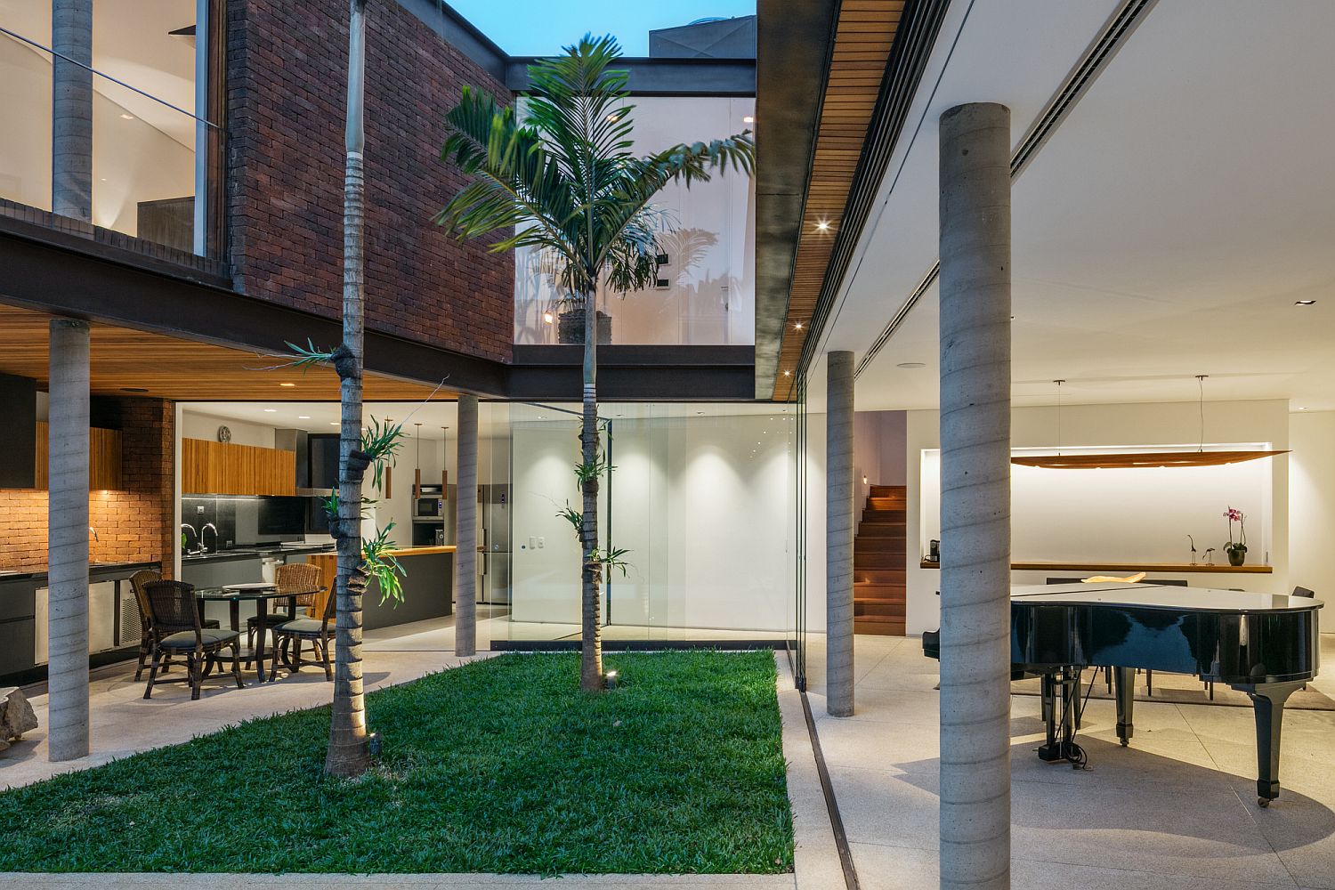 Gorgeous-green-zone-joins-the-two-different-units-of-the-house