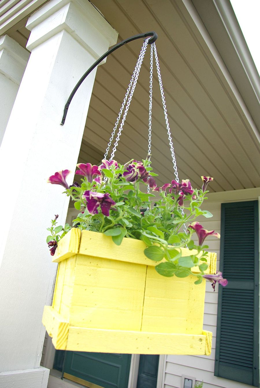 Hanging DIY planters with flowers can be placed anywhere