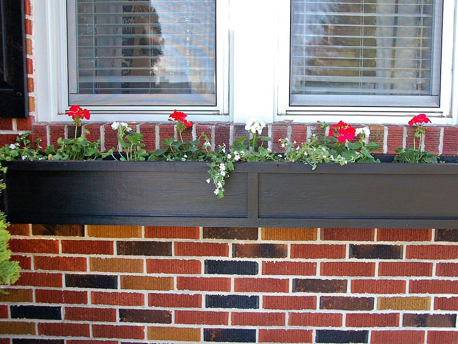 Perfect DIY flower box planters for the classic home window