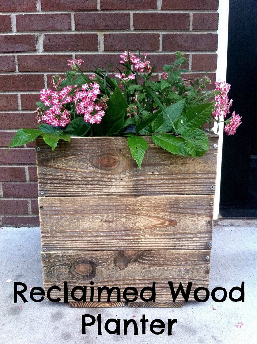 Reclaimed wood planter that you can easily create at home