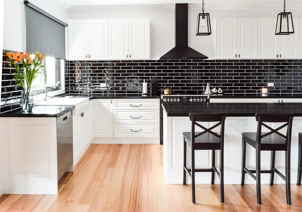 preto Brilhante piso em azulejo backsplash da cozinha em branco