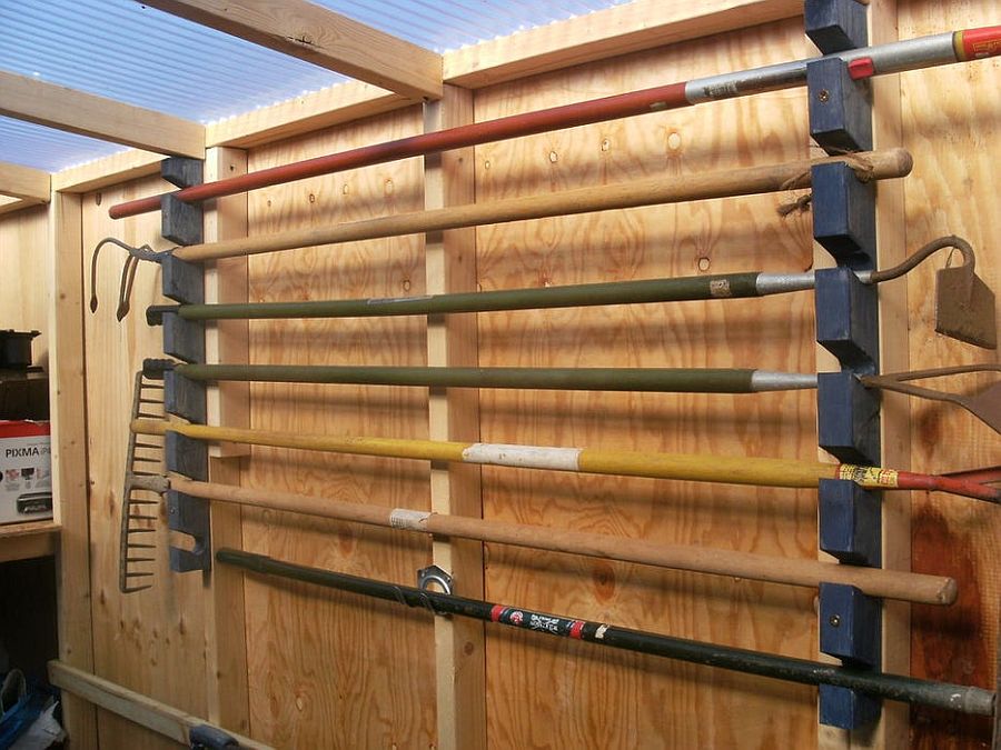 Simple and easy DIY garage tool rack made out of wood