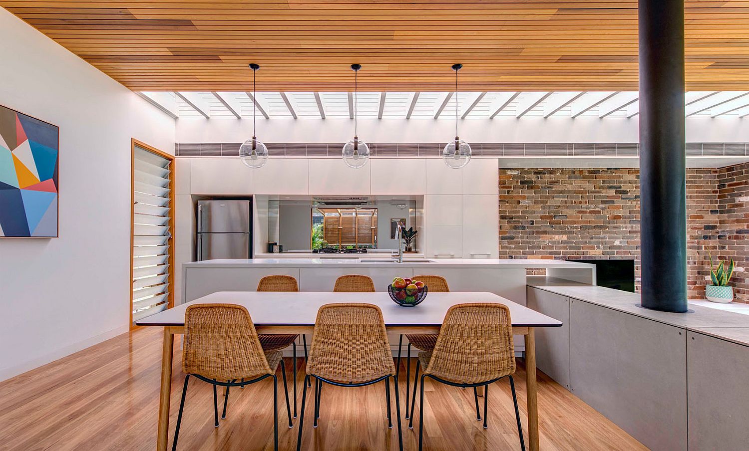 Skylight-brings-plenty-of-natural-task-lighting-into-the-kitchen